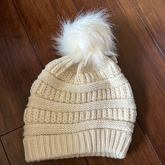 Accessories - Warm Beanie